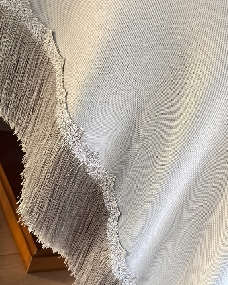 Sutaşı Detaylı Saçaklı Masa Örtüsü